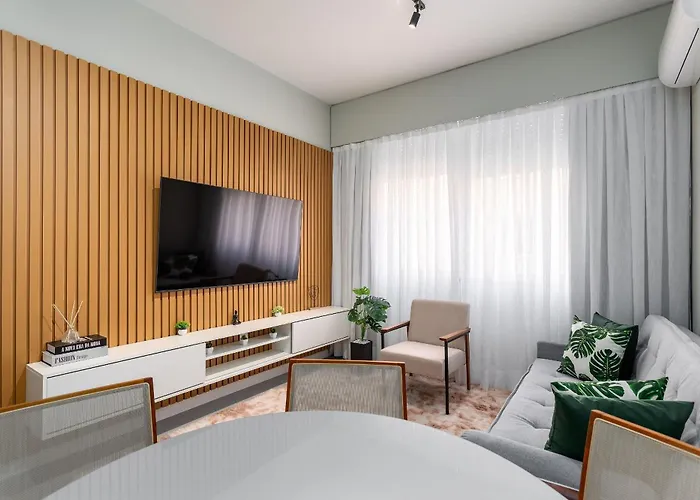 Lançamento, APT com 2 SUÍTES na QUADRA da PRAIA
